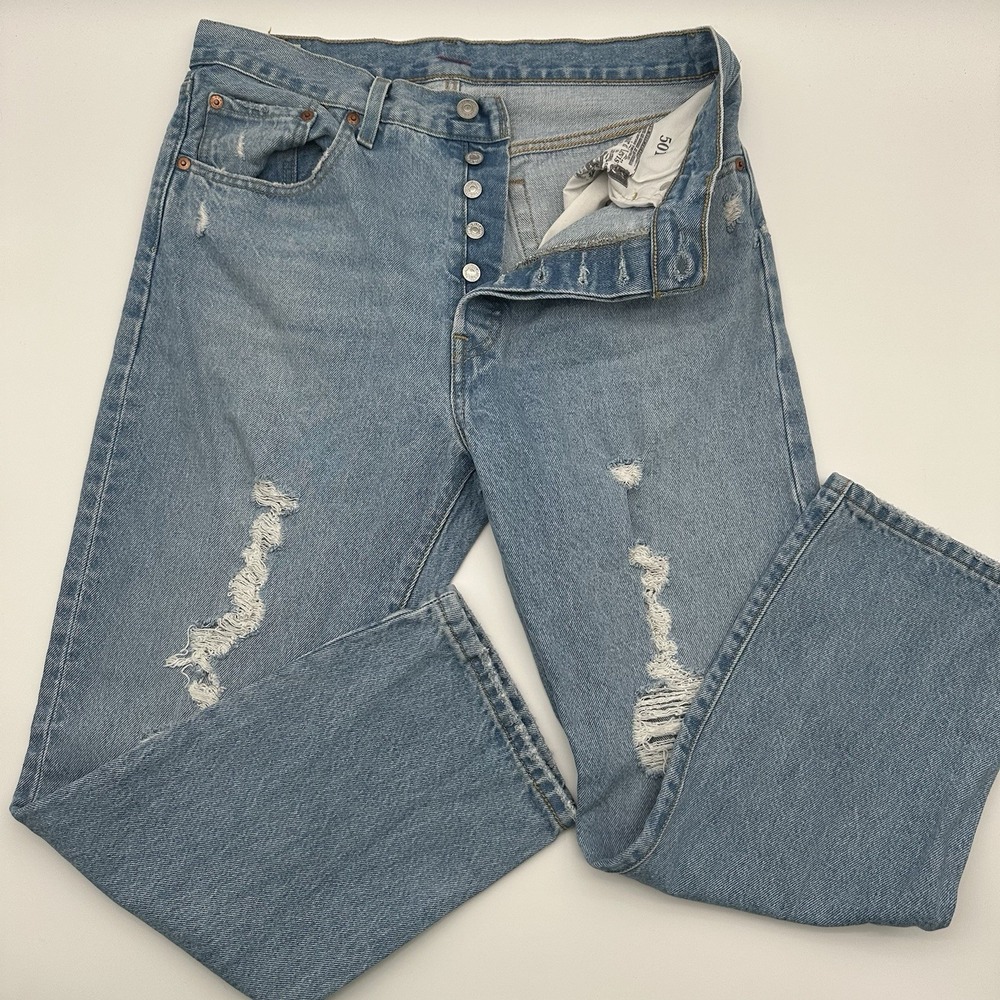 Levi's Premium 501 Straight Jeans Mens 31x26 Blue Button Fly Light Wash Denim
